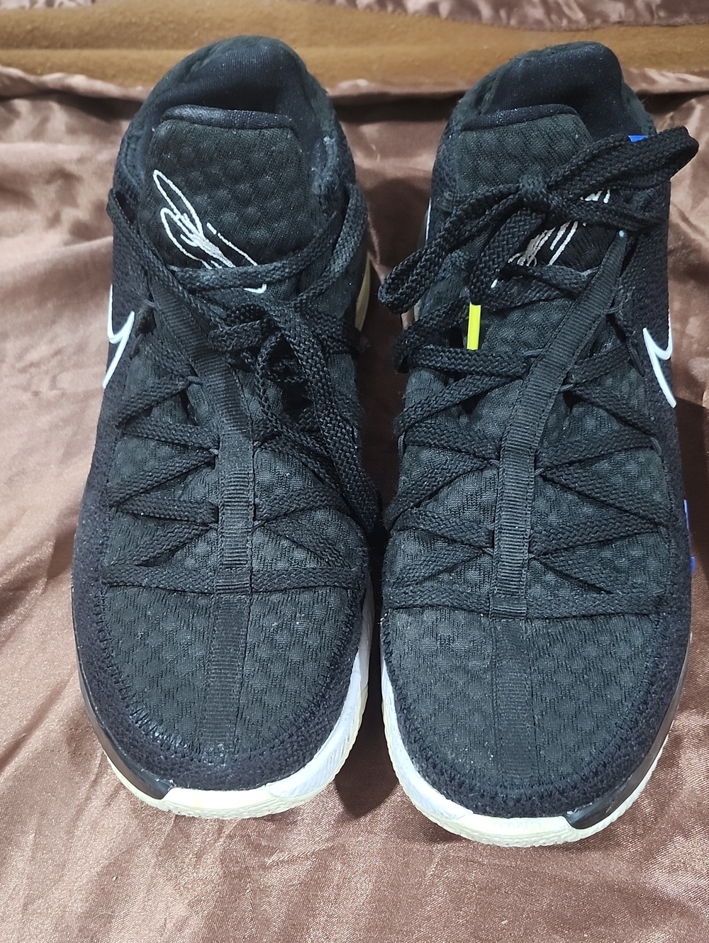 Nike Men’s Black and White Low-Top Sneakers